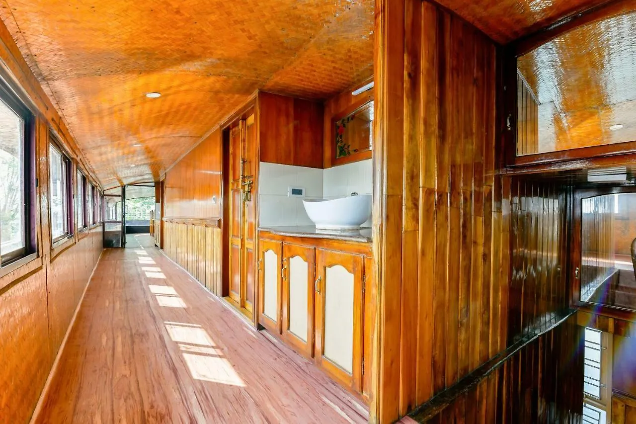 Oyo 24146 Anugraha Houseboat 6Bhk Hotel Alappuzha